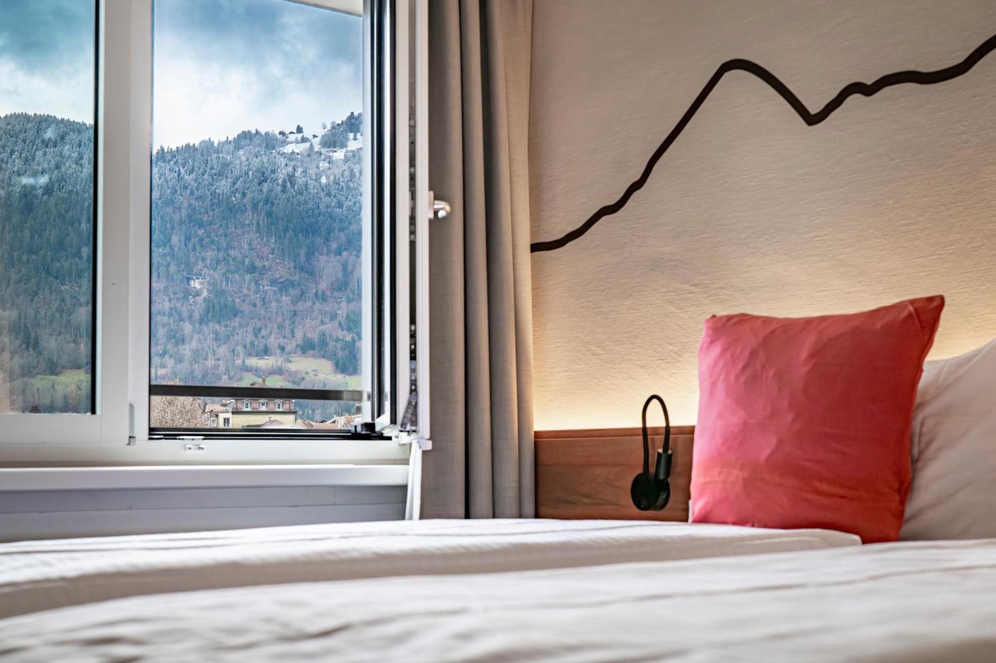 Hotel Merkur - West Station Интерлакен Экстерьер фото